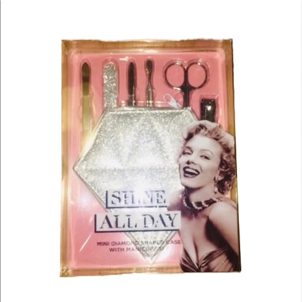 🎉Host Pick🎉 Vintage Marylin Monroe Diamond Manicure Set